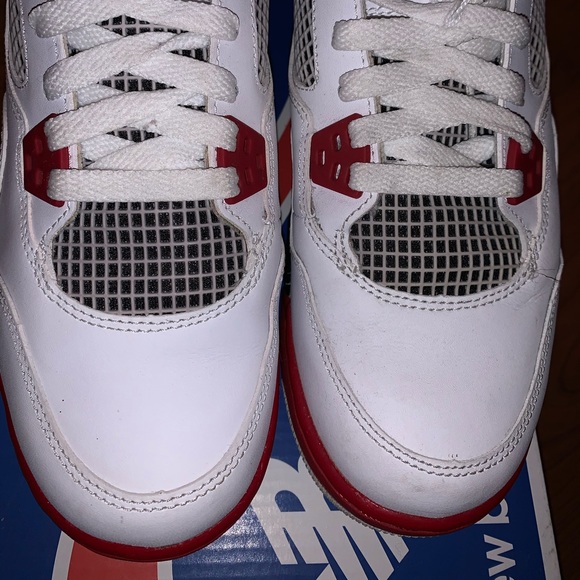 Air Jordan Retro 4 “Fire Red” - Picture 4 of 8